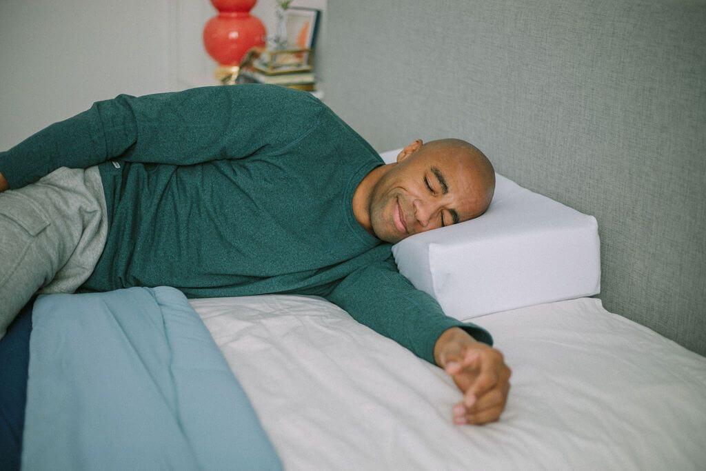 Benefits of sleeping on your right or Left side – Pillow Cube