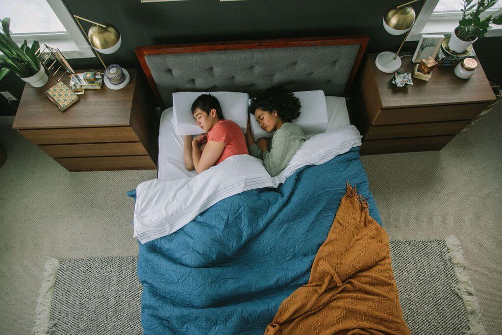 Right-Side Sleeper vs. Left-Side Sleeper | Pillow Cube
