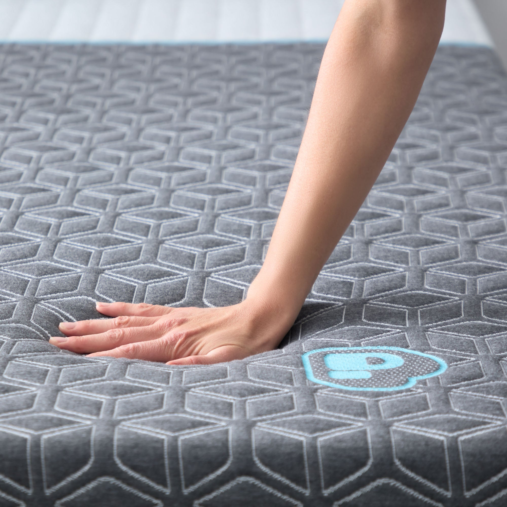 https://www.pillowcube.com/cdn/shop/products/sidesleepermattress-ENstraightWEBlogohand.jpg?v=1680201859